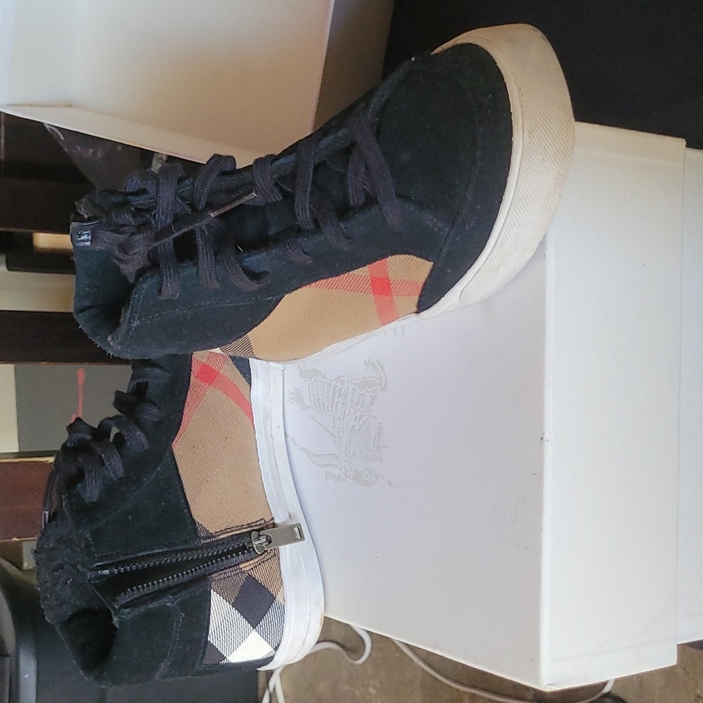 Burburry high top sneakers black suede